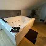 Appartement La Casemat' Du Château - Privative Avec Baignoire Balneo Theux
